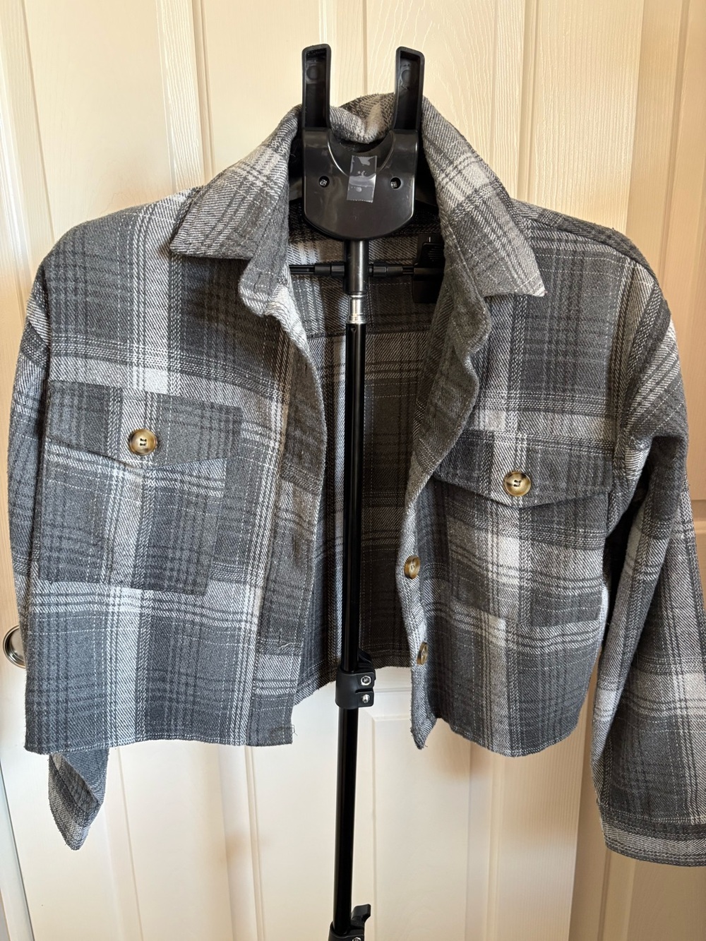 Gray Plaid Cropped Shacket - Gray